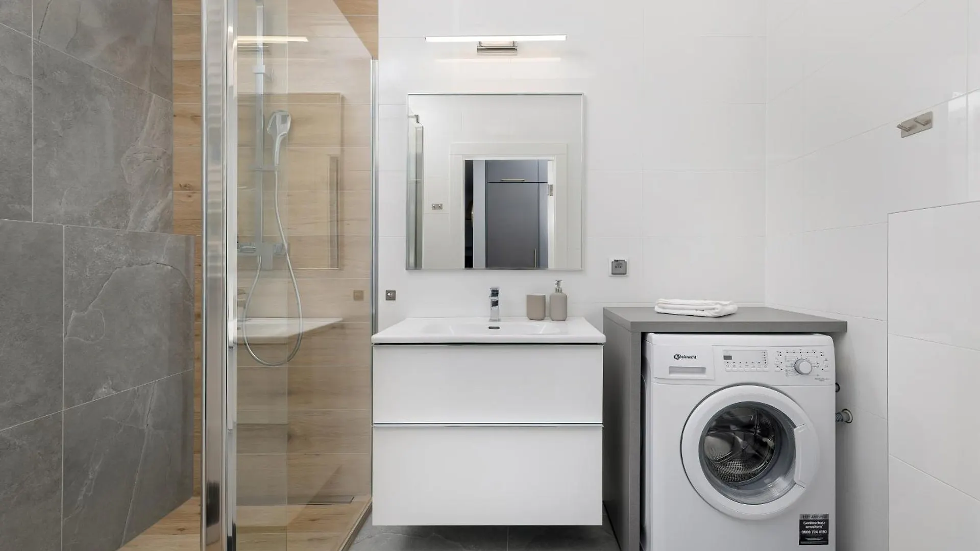 Bright Spacious Apartment With Parking Mazowiecka By Noclegi Renters Kolobrzeg