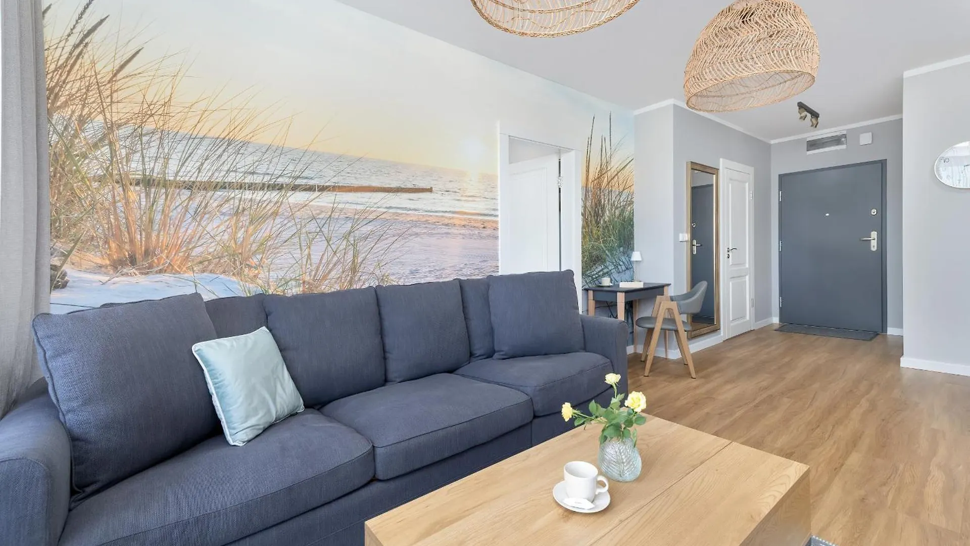 Bright Spacious Apartment With Parking Mazowiecka By Noclegi Renters Kolobrzeg