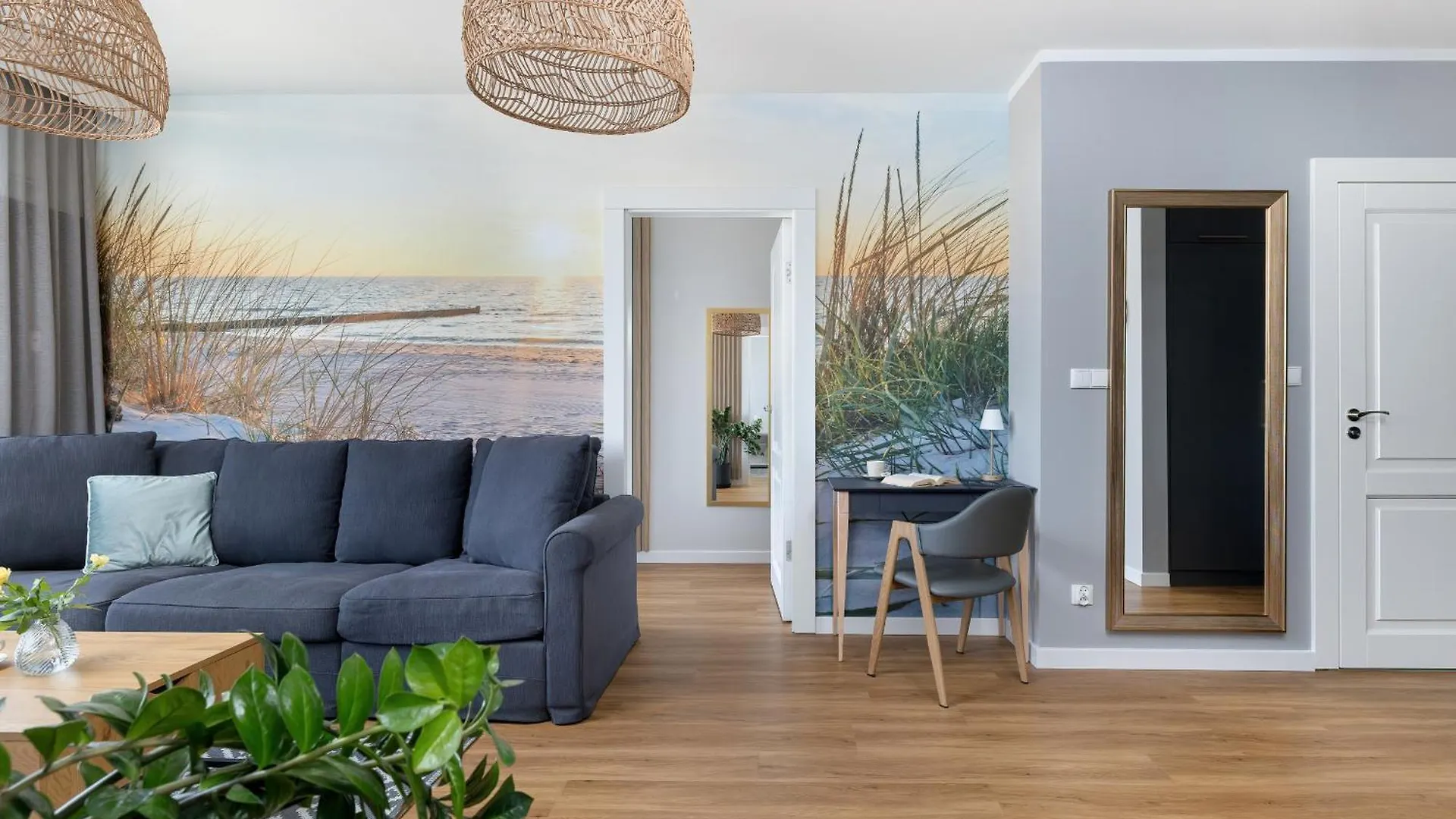 Bright Spacious Apartment With Parking Mazowiecka By Noclegi Renters Kolobrzeg