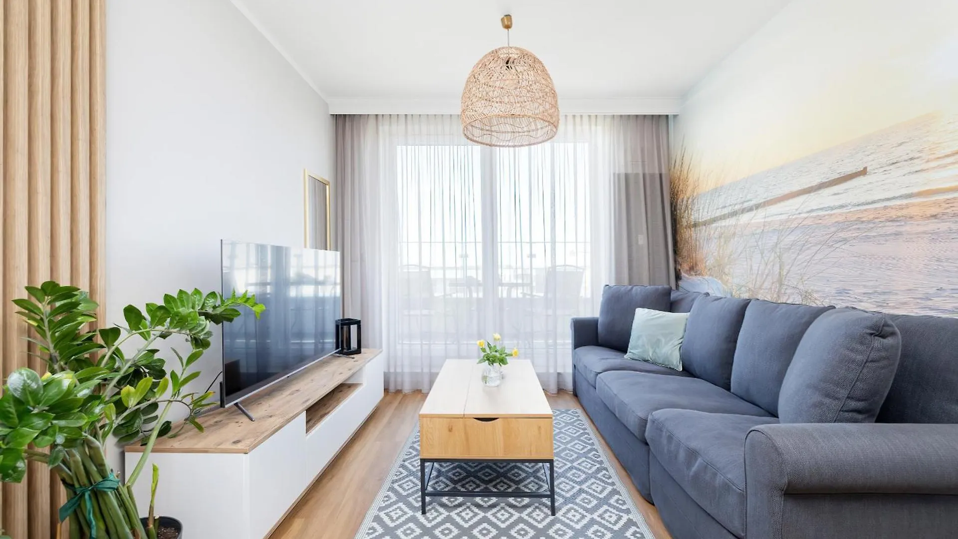 Bright Spacious Apartment With Parking Mazowiecka By Noclegi Renters Kolobrzeg